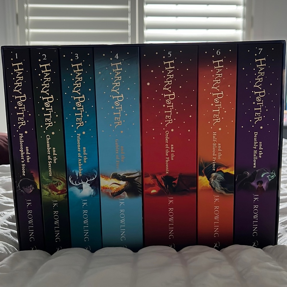 J.K Rowling Harry Potter The Complete collection. paper copy of books